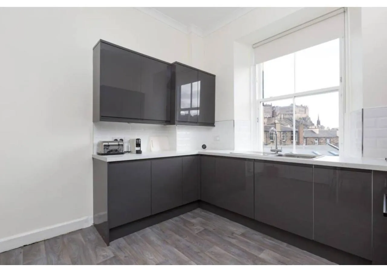 Joivy Spacious 3-Bed Flat With Castle Views Apartment Edinburgh United Kingdom