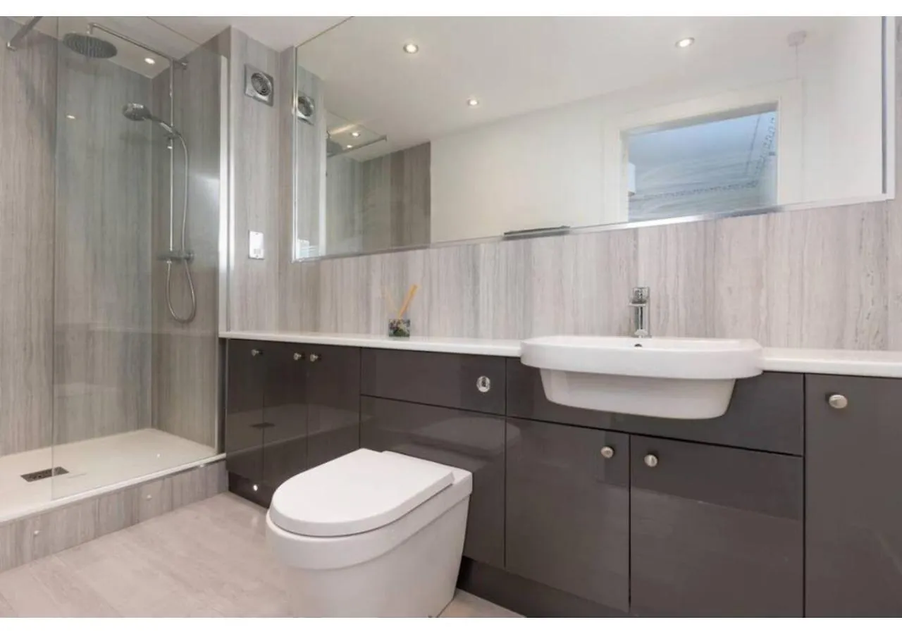 Joivy Spacious 3-Bed Flat With Castle Views Apartment Edinburgh 0*,